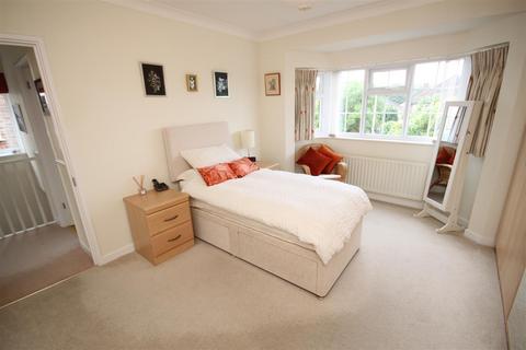 15 Branston Crescent, Petts Wood, Orpington, BR5 1HA