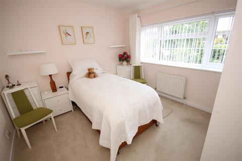 15 Branston Crescent, Petts Wood, Orpington, BR5 1HA