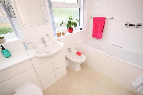 15 Branston Crescent, Petts Wood, Orpington, BR5 1HA