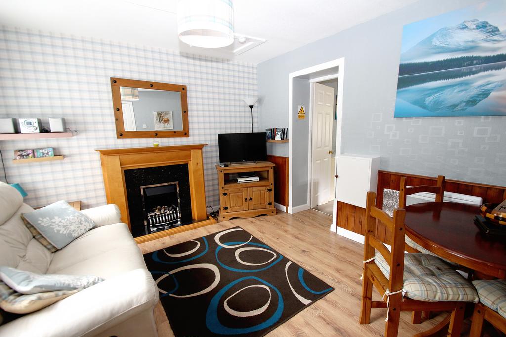Cottage lounge 1