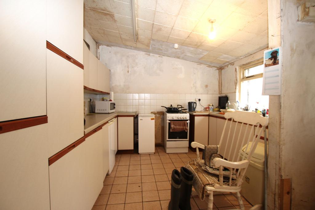 Kitchen 1