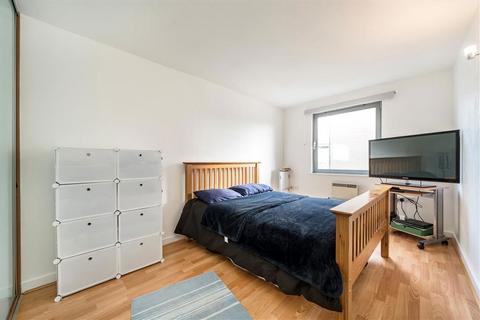 1 bedroom flat for sale, Deals Gateway, London SE13