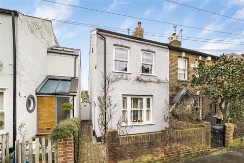 3 bedroom end of terrace house for sale, Railway Road