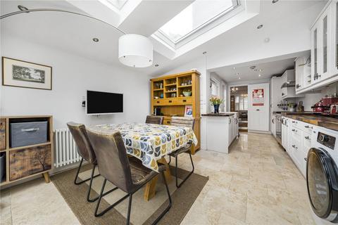 45 Railway Road, Teddington, TW11 8SD