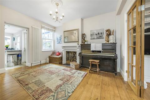 45 Railway Road, Teddington, TW11 8SD
