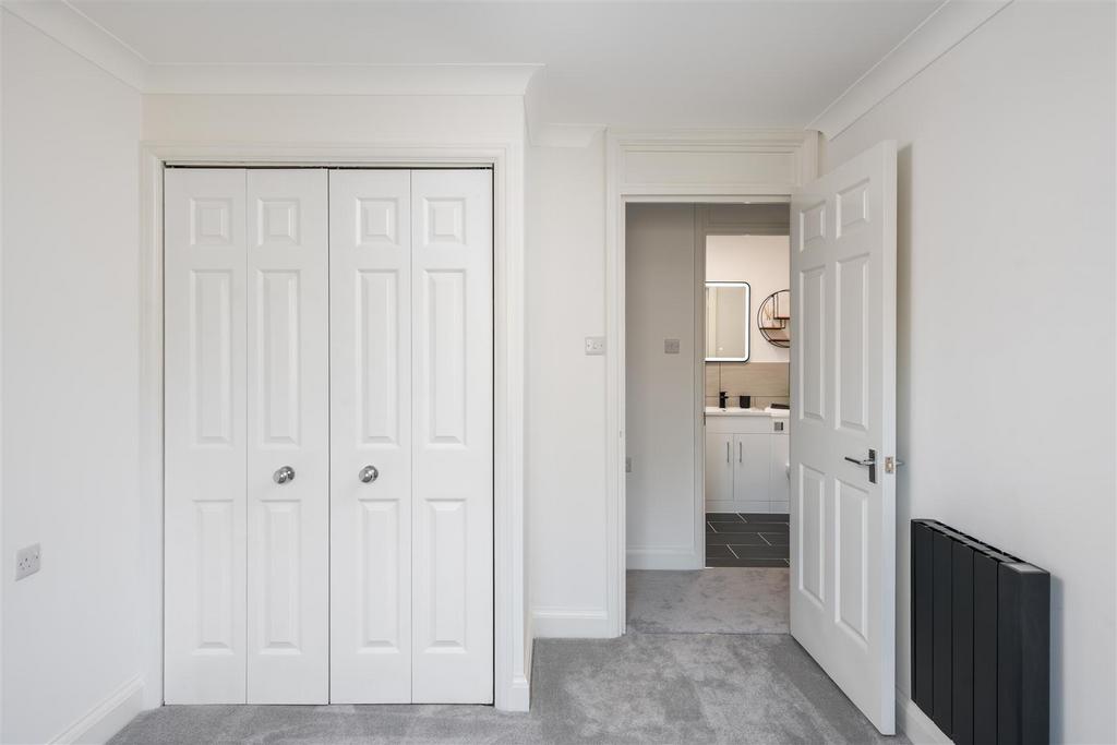 15 Brooklands Court internals4.jpg
