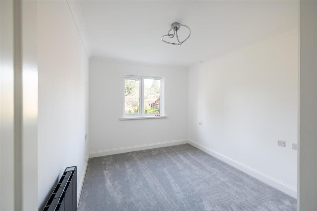 Flat 15 Brooklands Court internals-2.jpg