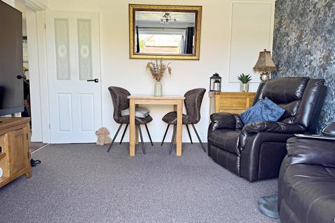 2 bedroom semi-detached bungalow for sale, Meadow View, Cleethorpes, N.E. Lincs, DN35 0QU