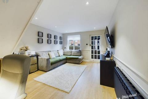 2 bedroom terraced house for sale, Grasslands, Aylesbury, Buckinghamshire