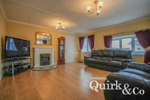 2 bedroom park home for sale, Creek Road, Canvey Island, SS8