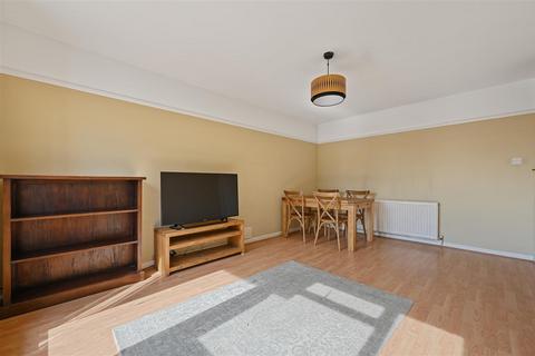 2 bedroom flat for sale, Ashchurch Park Villas, London, W12