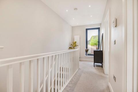 4a Albert Road, London, SE25 4BE