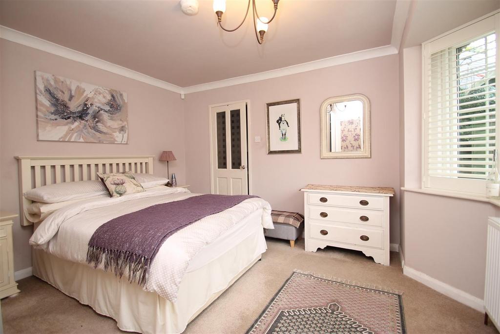 Bedroom 2.JPG