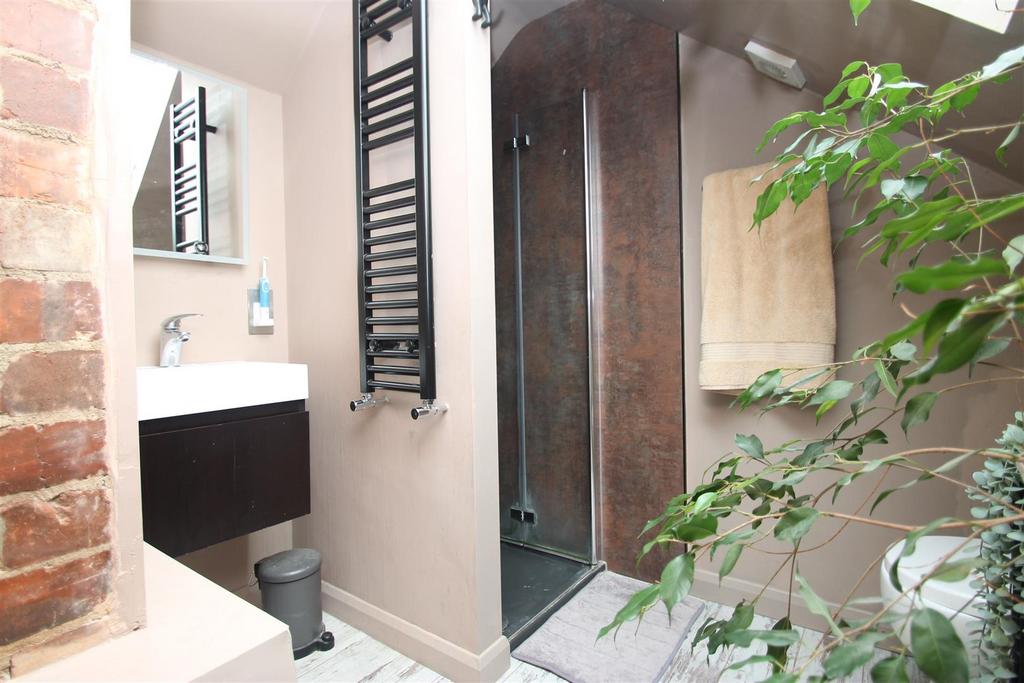 Shower room close up.JPG