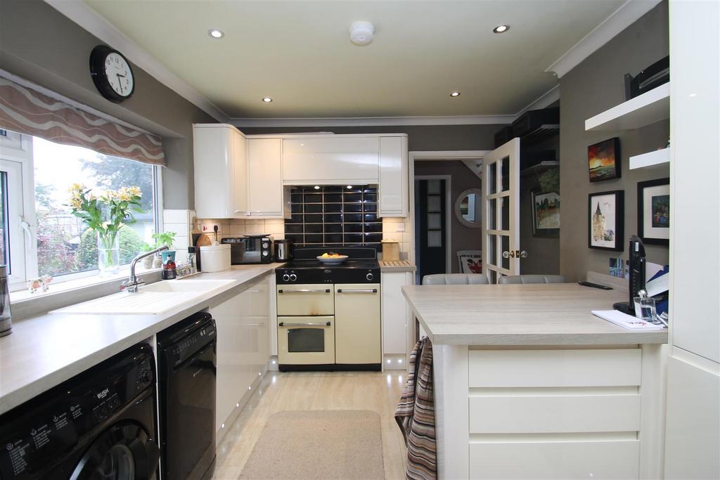 Kitchen main.JPG