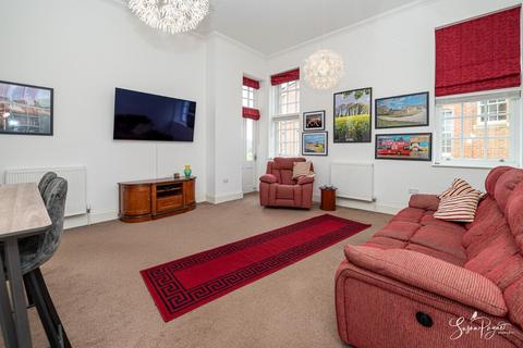 2 bedroom apartment for sale, Whitecroft Park, Gatcombe