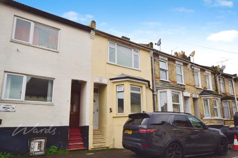 3 bedroom terraced house to rent, Ernest Road Chatham ME4