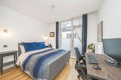 2 bedroom flat for sale, Empire Square, London N7