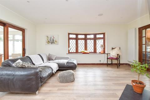 Barn Cottage Barn Close, Wick, Littlehampton, BN17 6JU