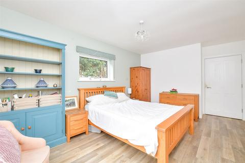 Barn Cottage Barn Close, Wick, Littlehampton, BN17 6JU