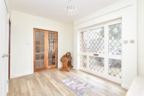 Barn Cottage Barn Close, Wick, Littlehampton, BN17 6JU