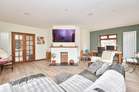 Barn Cottage Barn Close, Wick, Littlehampton, BN17 6JU