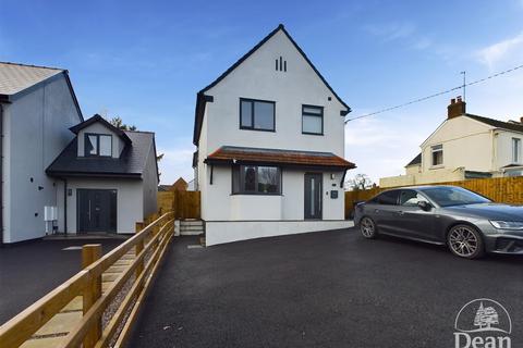 4 bedroom detached house for sale, Dockham Road, Cinderford