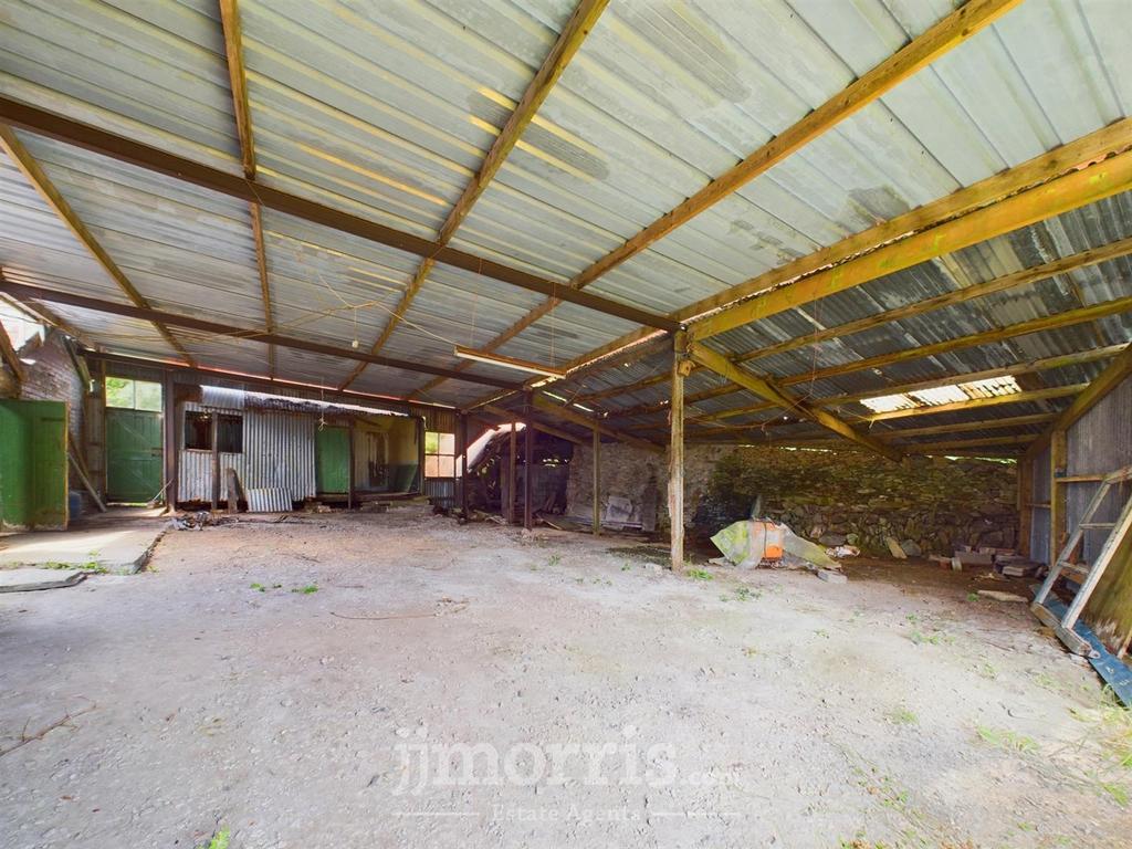 Long Barn &amp; Outbuildings