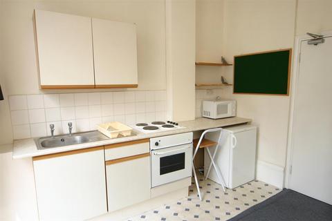 Studio to rent, Balcombe Street, Marylebone, London, NW1