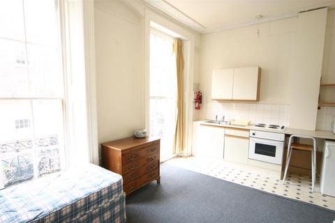 Studio to rent, Balcombe Street, Marylebone, London, NW1