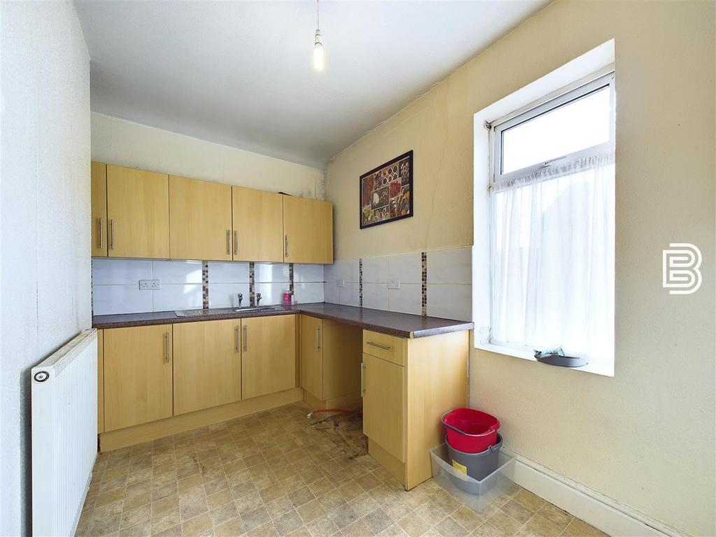 51 Kitchen.jpg
