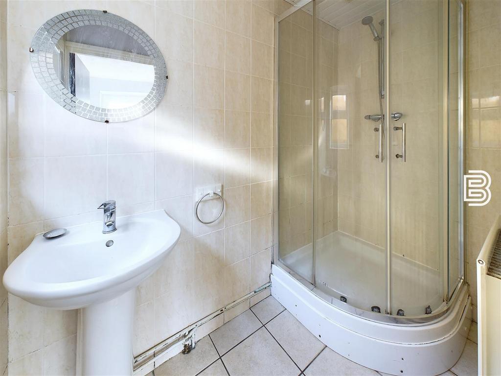 49 Shower Room.jpg