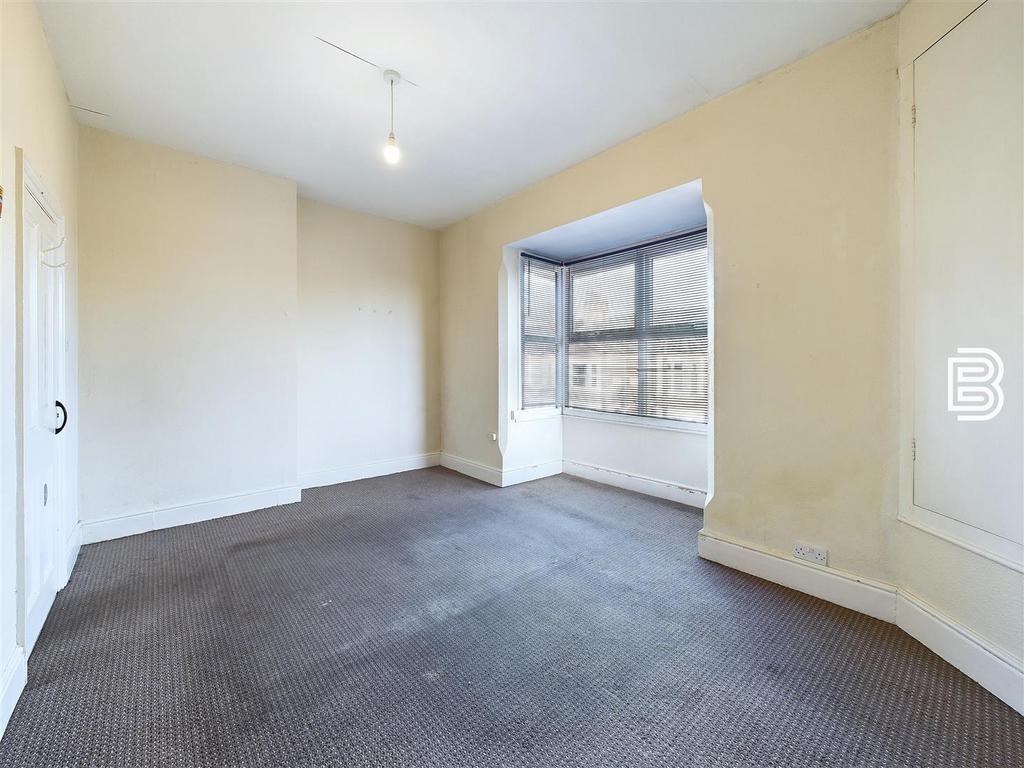 51 Living Room.jpg