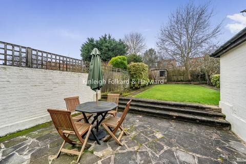 7 Chanctonbury Way, London, N12 7JB