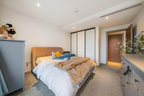 1 bedroom flat for sale, Long Lane, Borough