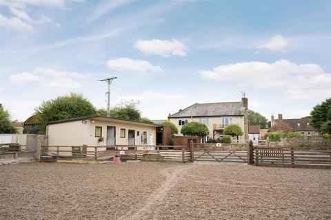 4 bedroom equestrian property for sale, Reevylands, Hungate, Bishop Monkton