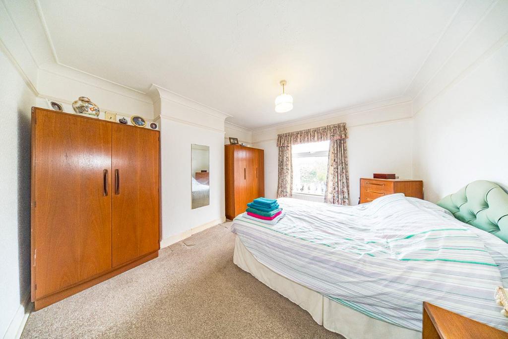 127 Warrington Road bedroom 2.jpg