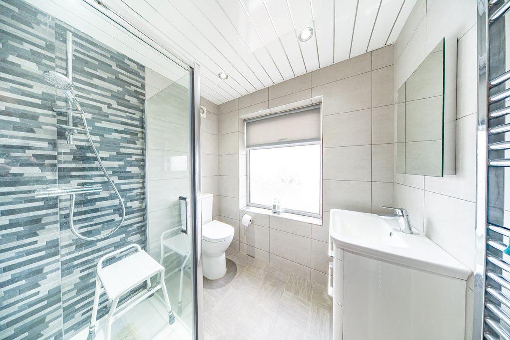127 Warrington Road shower room.jpg