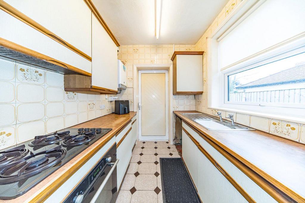 127 Warrington Road kitchen.jpg
