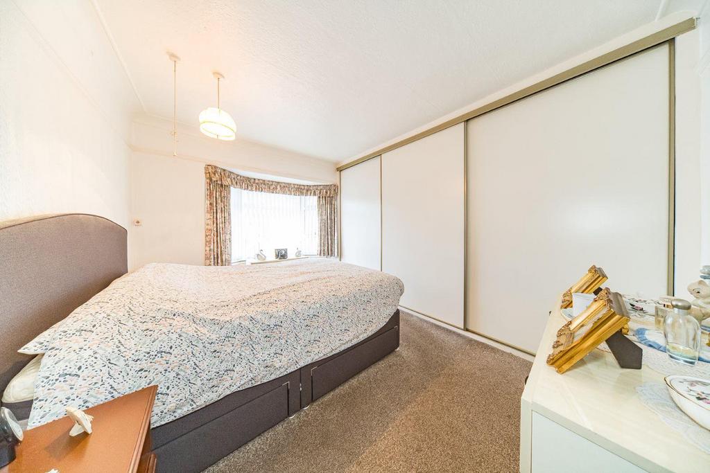 127 Warrington Road bedroom 1.jpg