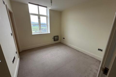 2 bedroom apartment to rent, Dean House Lane, Luddenden