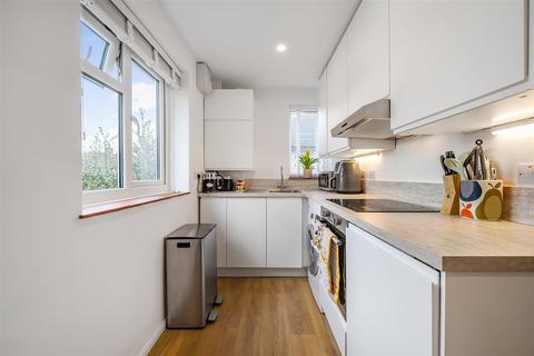 18a Shepperton Road, Petts Wood, Orpington, BR5 1DN