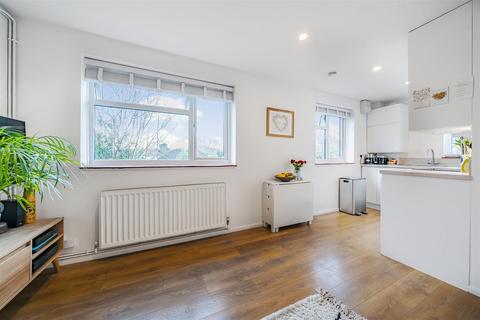 18a Shepperton Road, Petts Wood, Orpington, BR5 1DN