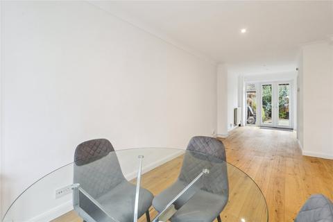 4 bedroom end of terrace house for sale, Gainsborough Court, Walton-On-Thames, KT12