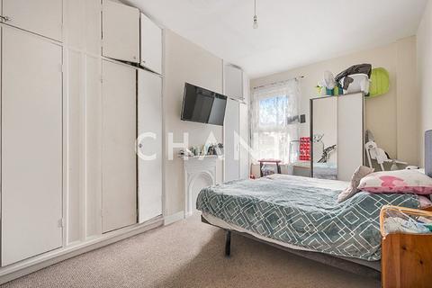 3 bedroom apartment for sale, Church Street, Enfield, London, EN2