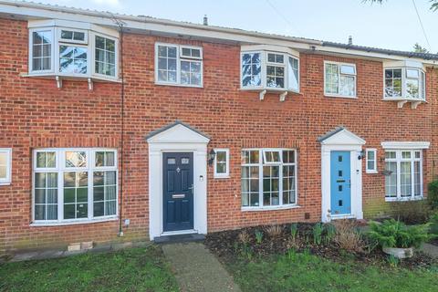 4 Madeira Road, West Byfleet, KT14 6DE