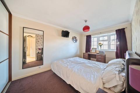 4 Madeira Road, West Byfleet, KT14 6DE