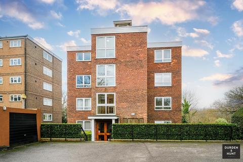 2 bedroom apartment for sale, Tree Tops, Woodford Green IG8