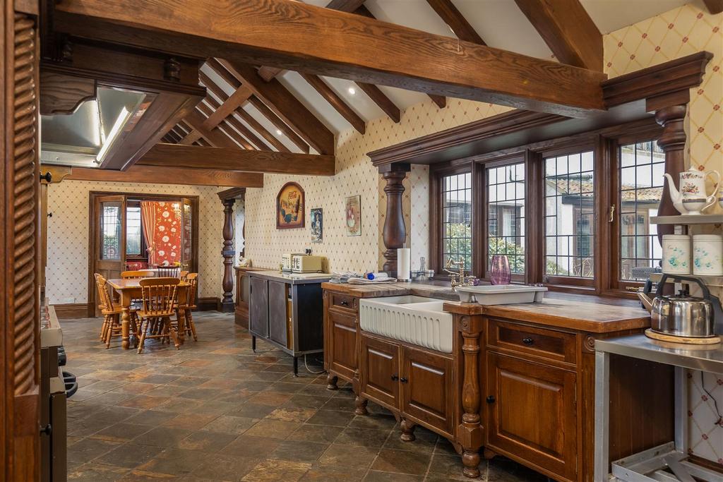 Highcliffe Manor Kitchen-3.jpg