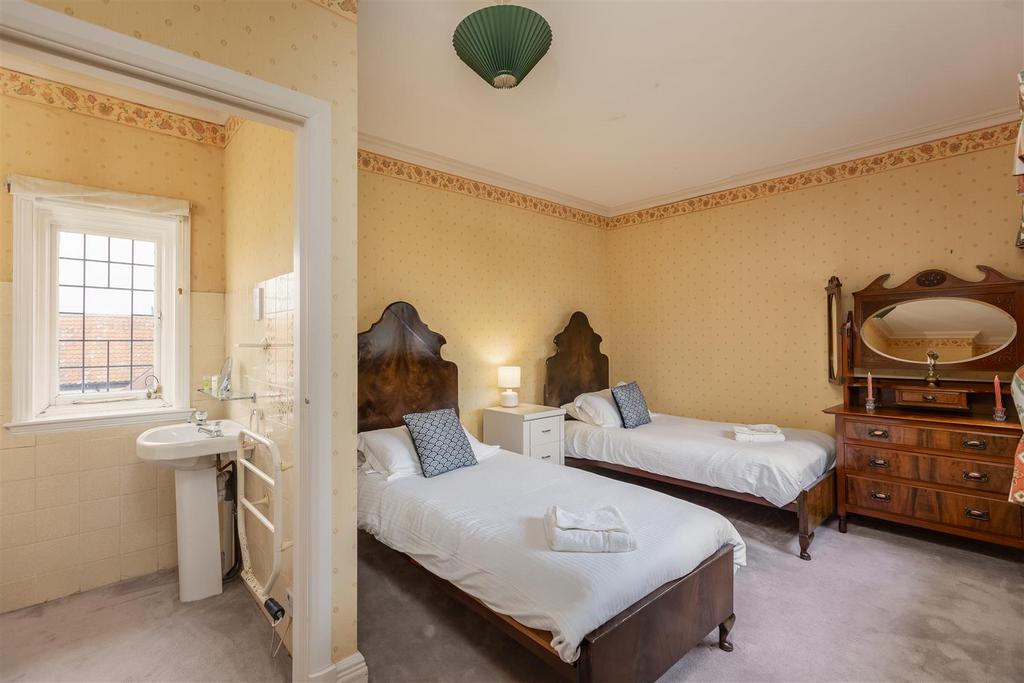 Highcliffe Manor Bedroom 5-1.jpg